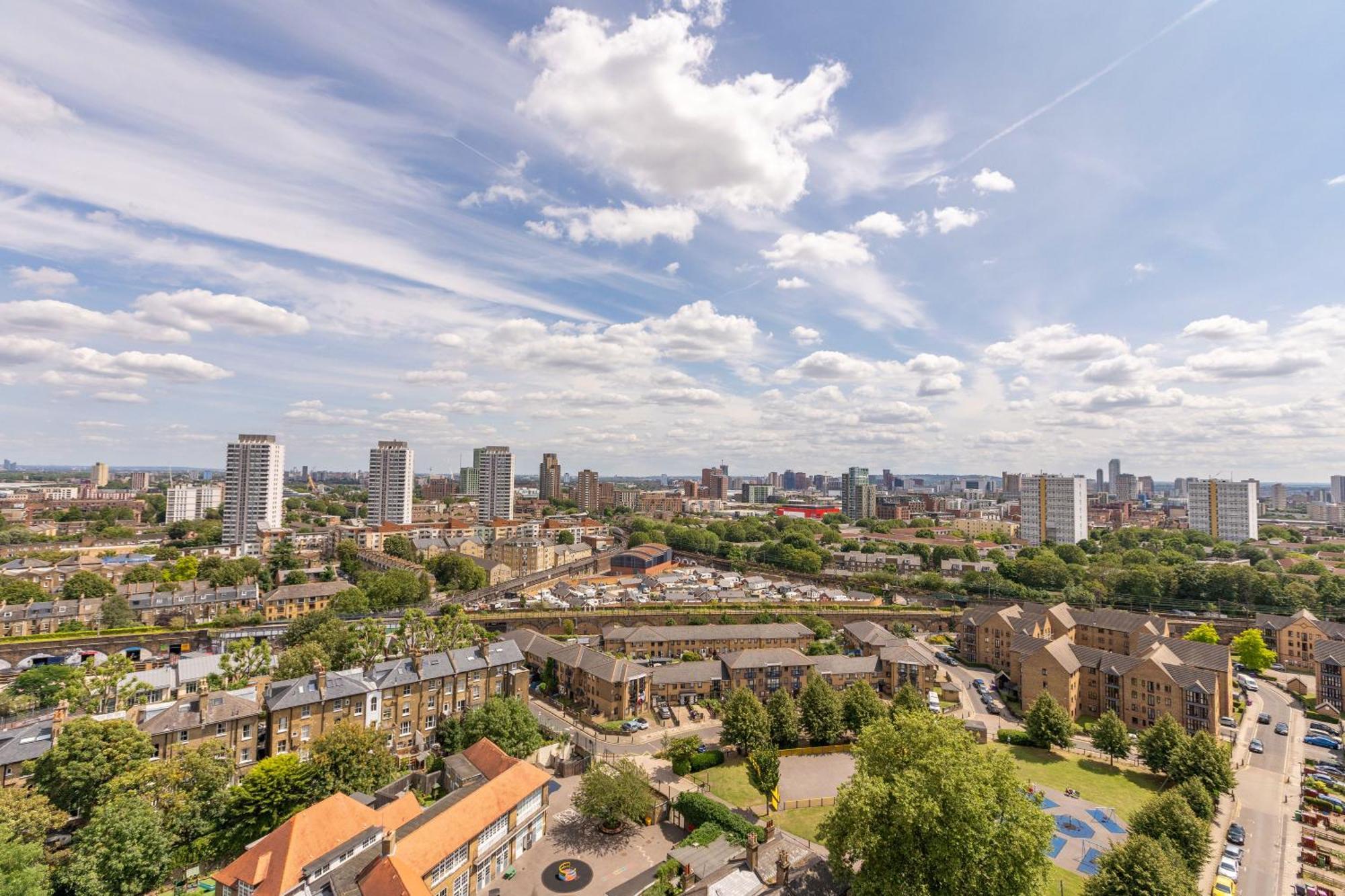 City View Apartments - Bow Лондон Экстерьер фото
