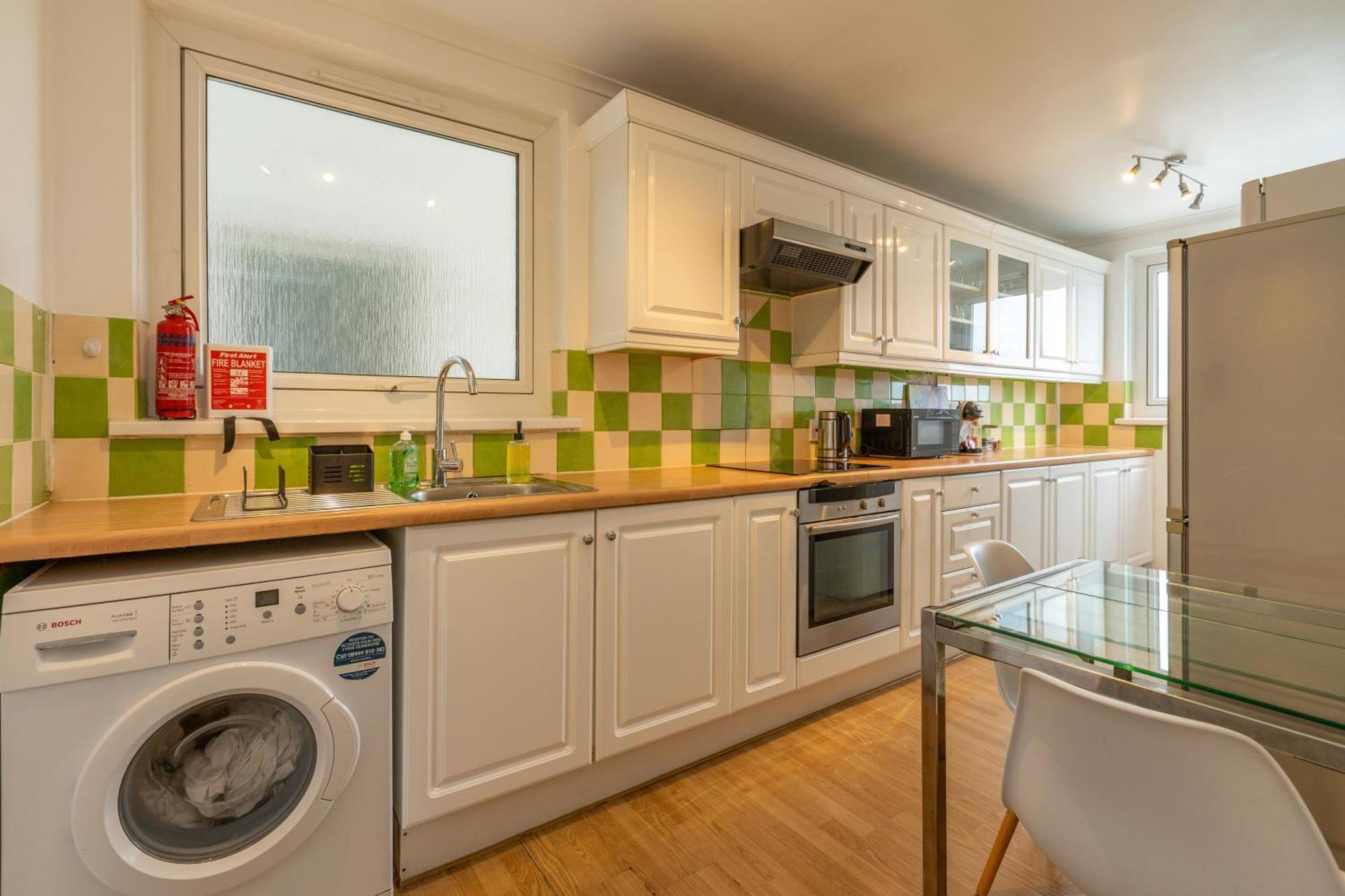 City View Apartments - Bow Лондон Экстерьер фото