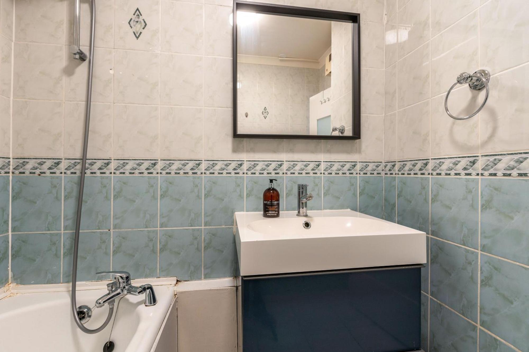 City View Apartments - Bow Лондон Экстерьер фото